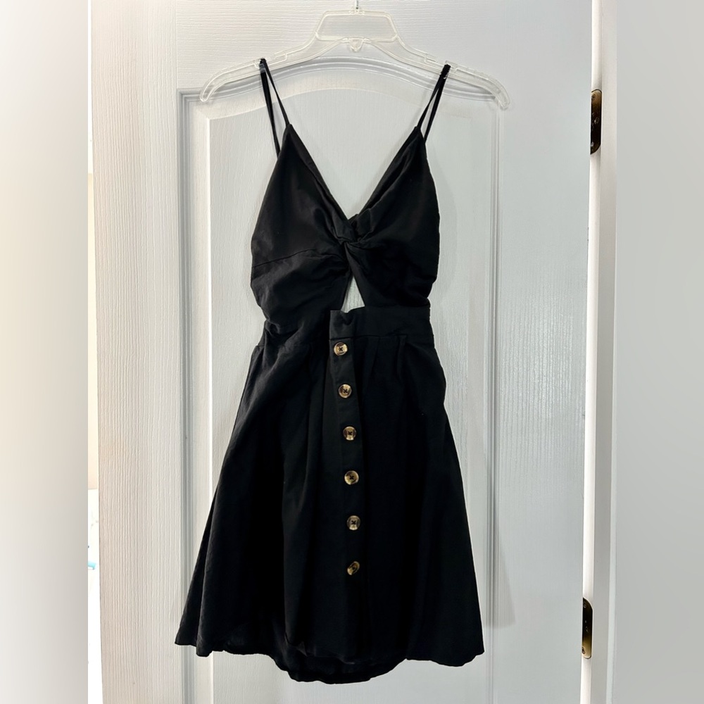 Adorable cut out black dress